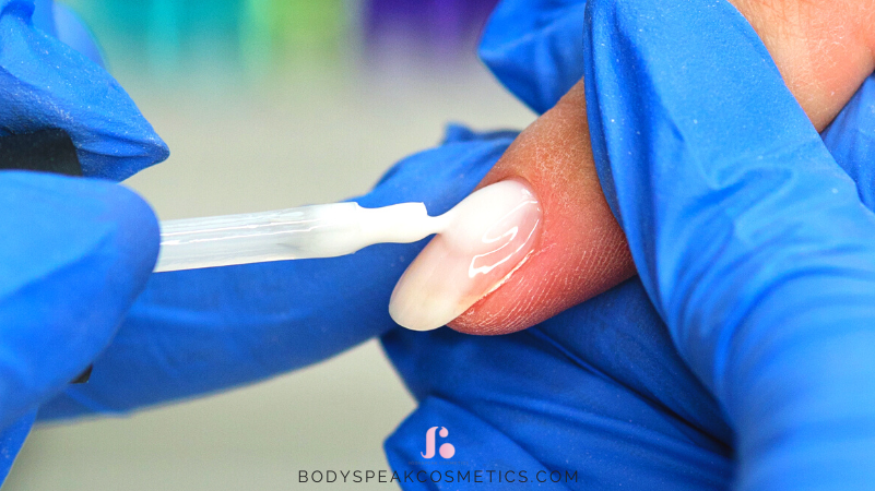 Dit zijn de gevolgen van te dikke lagen gellak