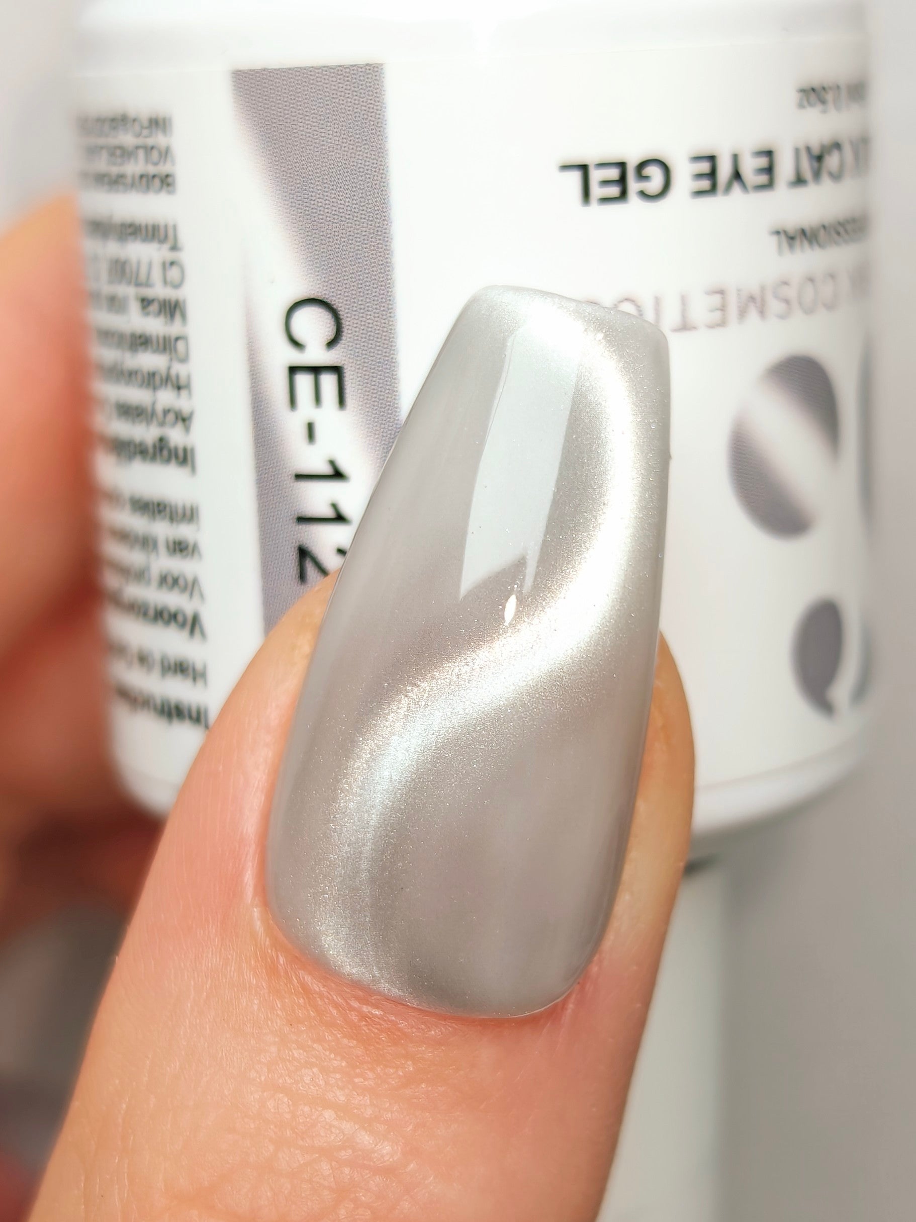 CE-112 | Silk Cat Eye Gel Polish