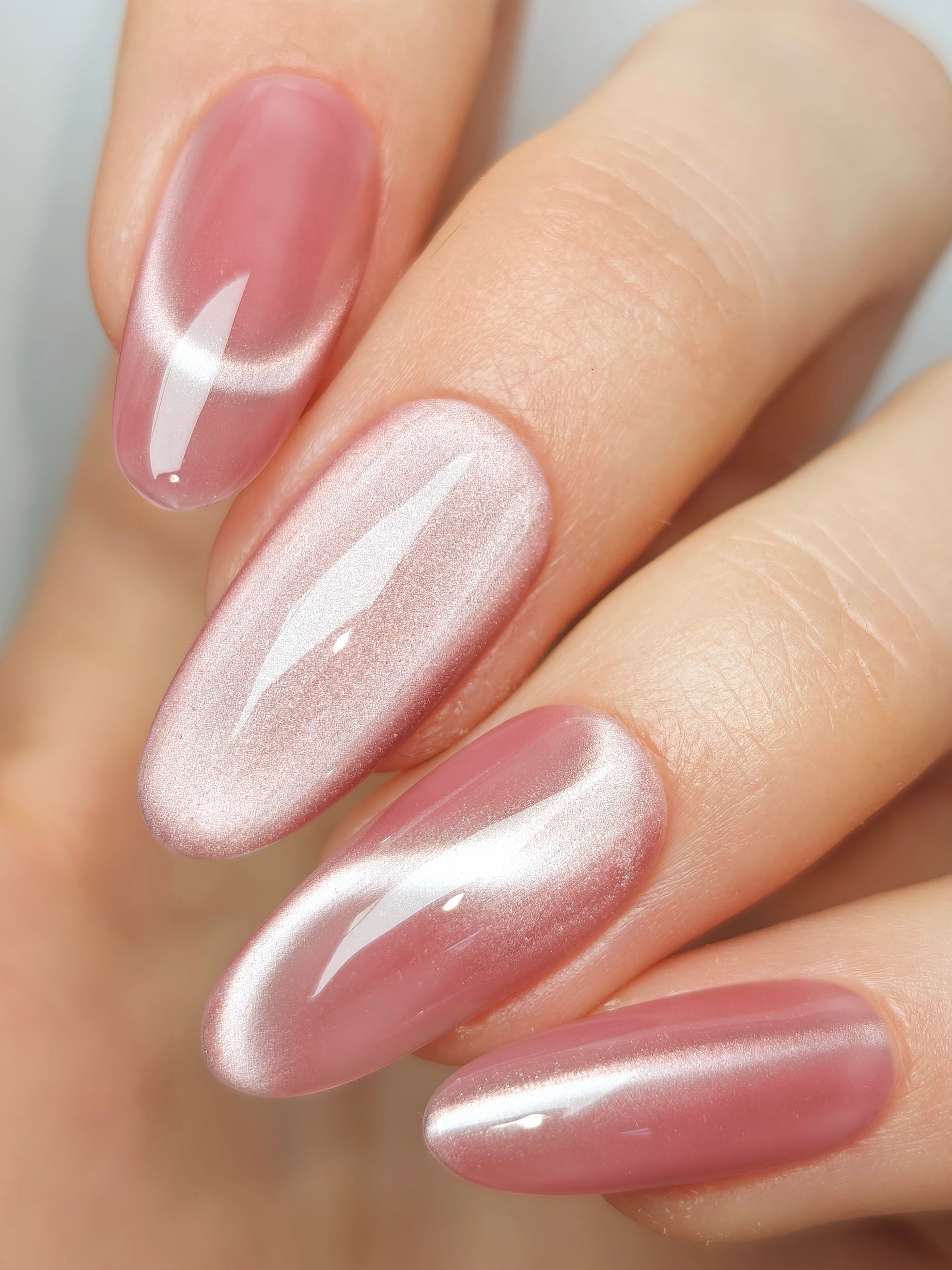 CE-114 | Silk Cat Eye Gel Polish