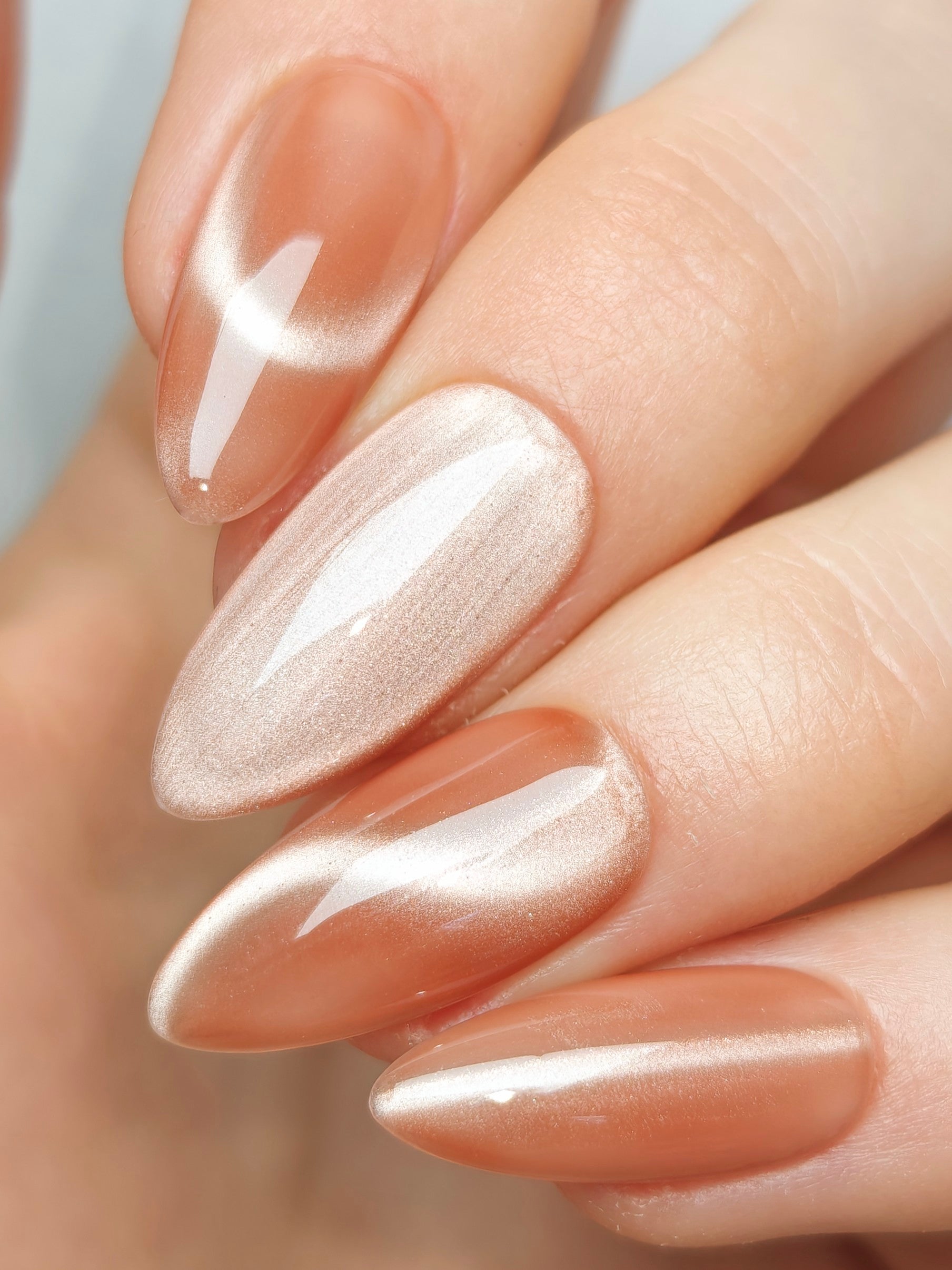 CE-115 | Silk Cat Eye Gel Polish